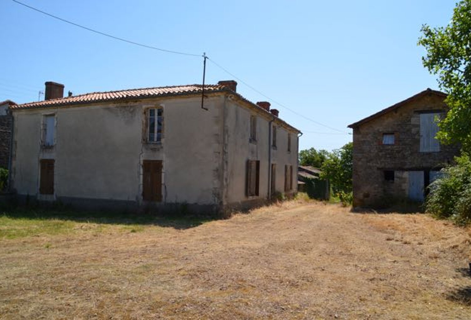 Ancienne ferme à réhabiliter - LA CHAPELLE THÉMER - 85210 — photo 1