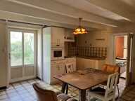 Maison en pierre avec de grandes dépendances - THIRE 85210 — photo 3