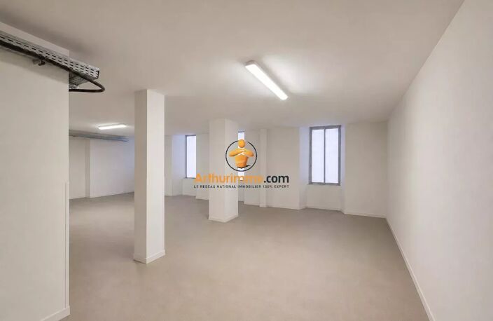 Local Commercial — photo 5