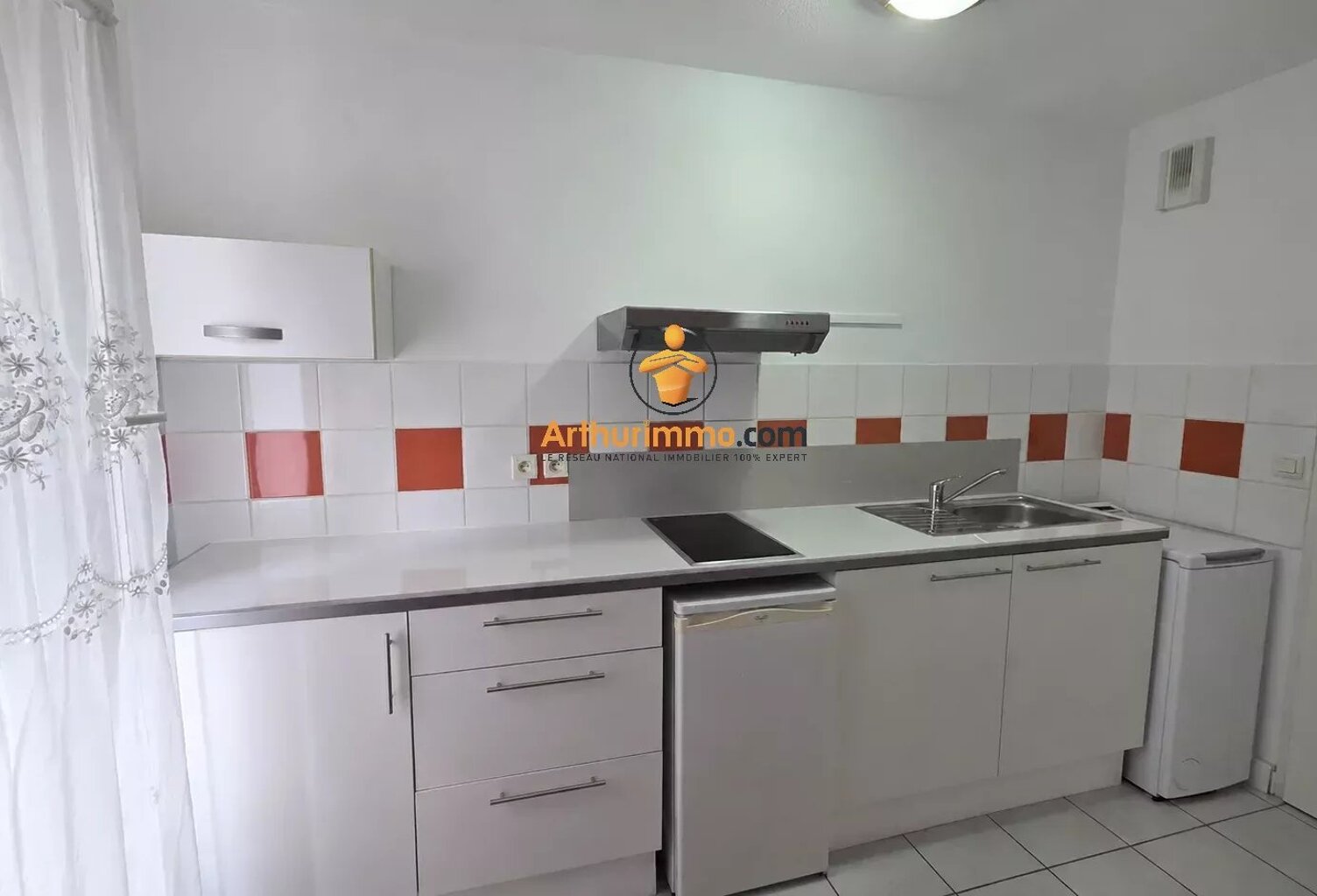 À VENDRE – T2 EN REZ-DE-CHAUSSÉE AVEC PARKING — photo 1