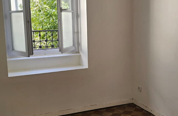 APPARTEMENT T2 42 M2 donnant sur cour — photo 3
