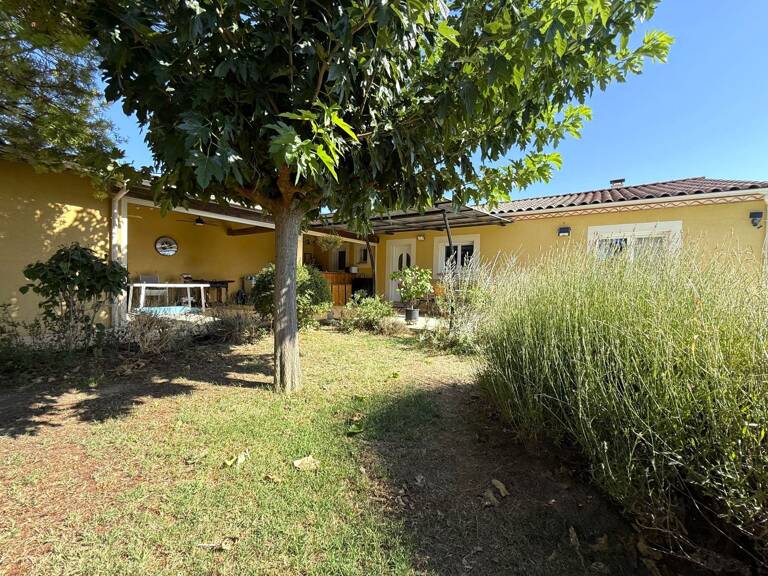 Villa — photo 1