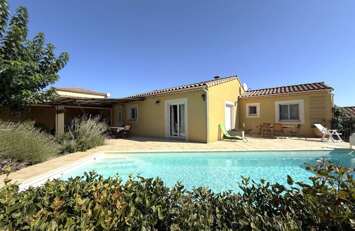 Villa — photo 2