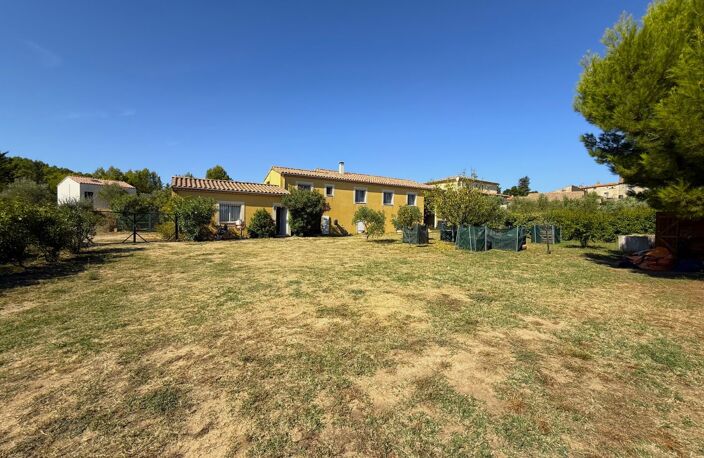 Villa — photo 3
