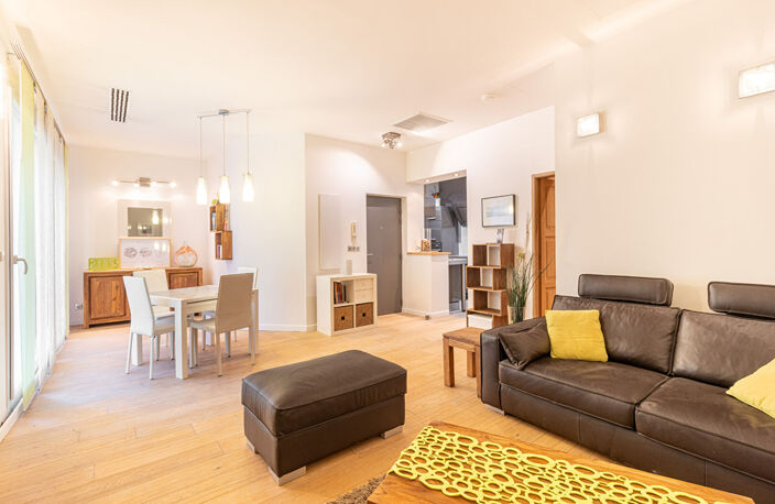 MARSEILLE 6e  VAUBAN | T2 55 m² | COUR 19 m² | PLEIN SUD | IDEAL PIED A TERRE — photo 3