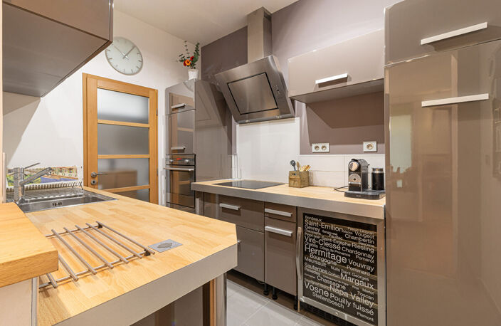 MARSEILLE 6e  VAUBAN | T2 55 m² | COUR 19 m² | PLEIN SUD | IDEAL PIED A TERRE — photo 5