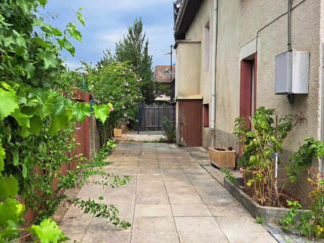 Maison /appartement de village en copropriété à  Challes Les Eaux 5 pièce(s) 78.33 m2 — photo du bien