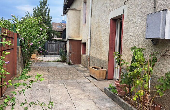 Maison /appartement de village en copropriété à  Challes Les Eaux 5 pièce(s) 78.33 m2 — photo 2