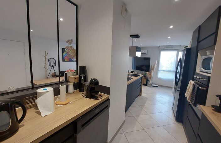 Location appartement 4 pièces 73 m² à Saint-Fons (69190) — photo 2