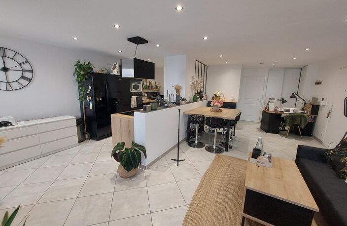 Location appartement 4 pièces 73 m² à Saint-Fons (69190) — photo 3