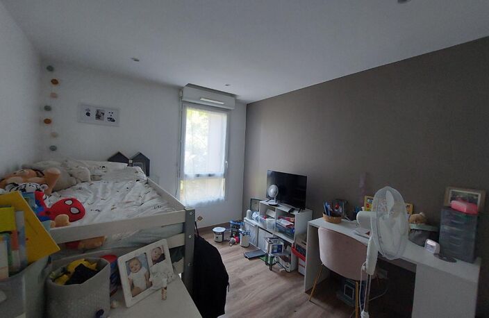 Location appartement 4 pièces 73 m² à Saint-Fons (69190) — photo 5