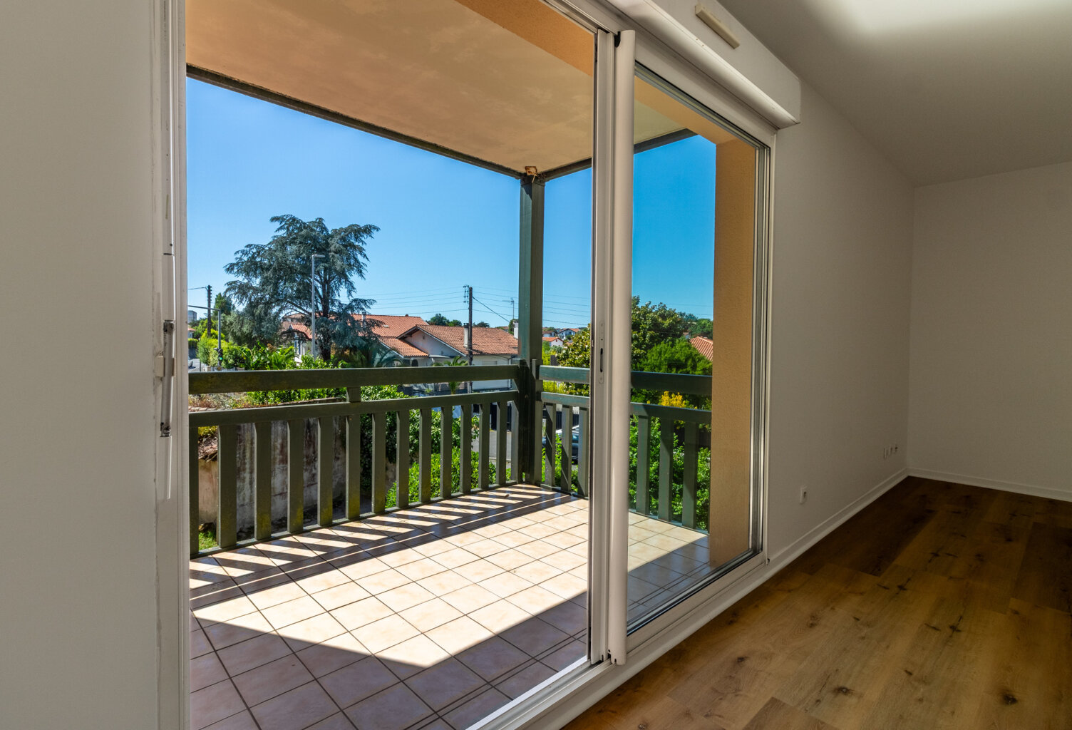 T2 lumineux avec terrasse ensoleillée — photo 1