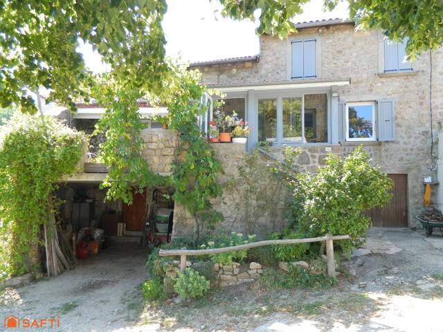Maison en pierres avec dépendance et grand terrain dans hameau très calme — photo du bien