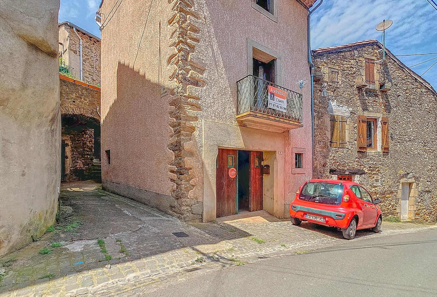 Charmante maison de village avec garage et extérieurs — photo 1