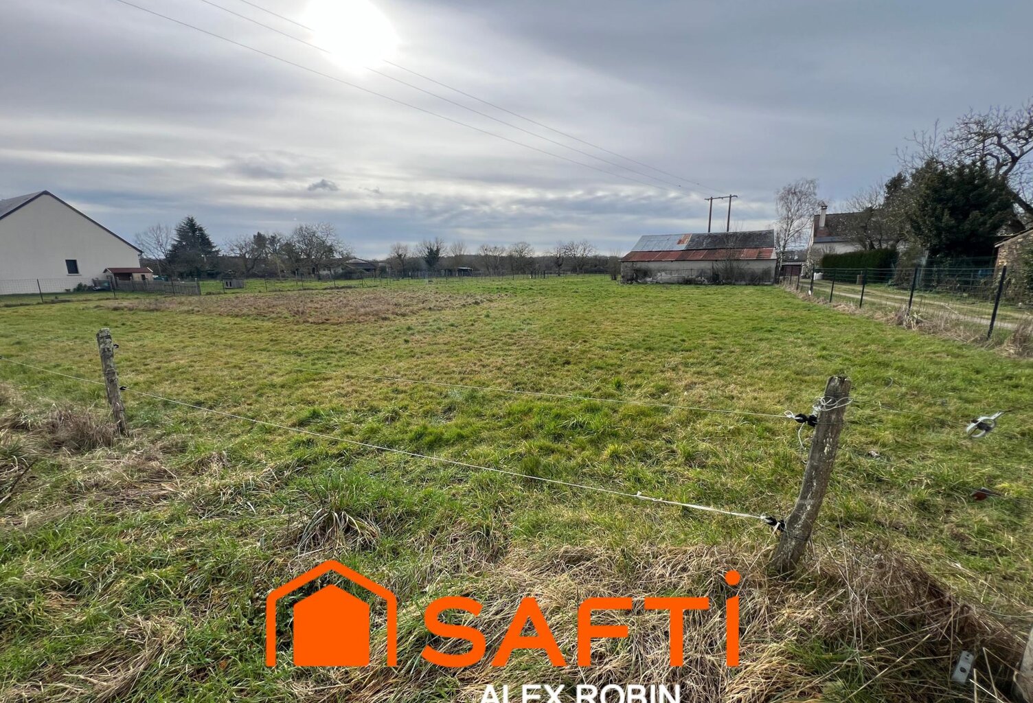 Terrain à bâtir de 1511 m² avec hangar — photo 1