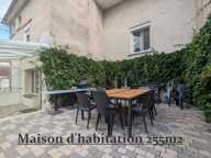 Maison et dépendances — photo 2