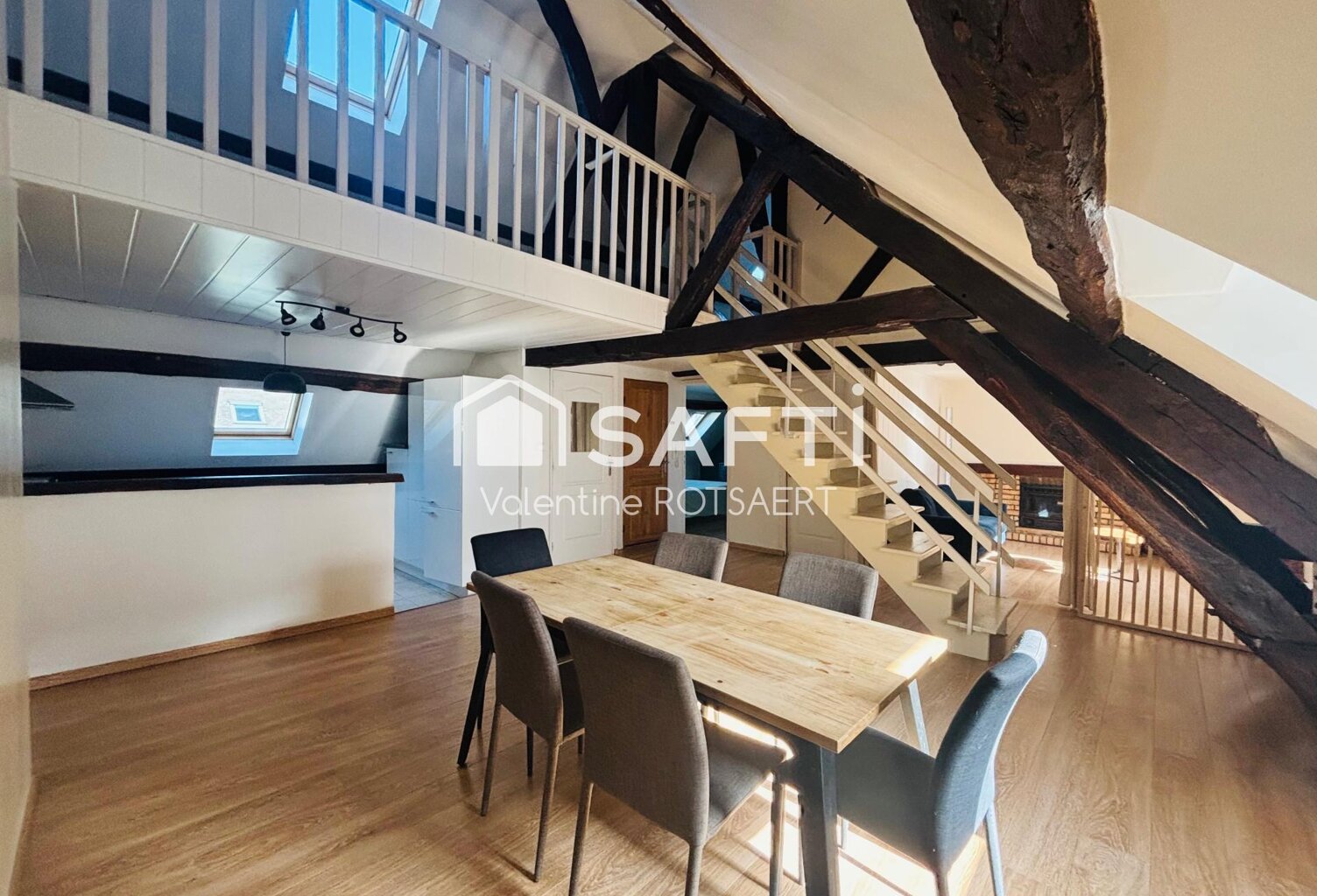 Centre-ville : duplex dans une petite copropriété — photo 1