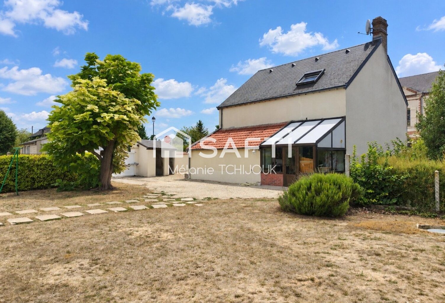 Maison de ville avec dépendance a rénover — photo 1