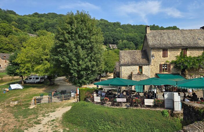 Fonds de commerce exceptionnel au cœur de Belcastel (Aveyron) — photo 4