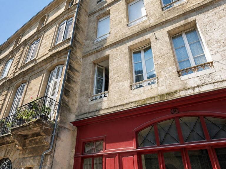 Local commercial 104 m² avec mezzanine et bureau — photo 1