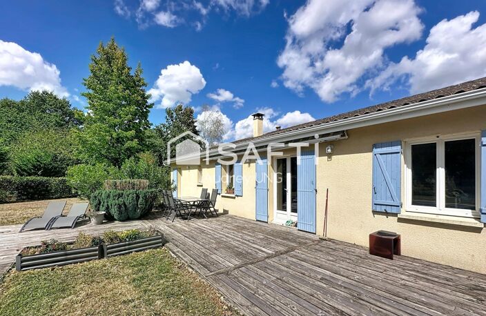 Maison traditionnelle avec piscine  Calme et environnement arboré — photo 2