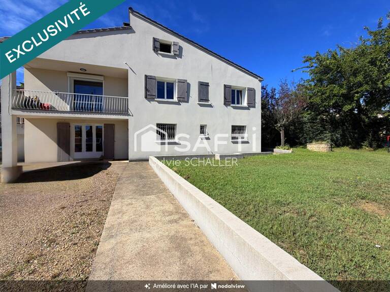 Villa familiale T7 rénovée sur un terrain clôturé avec piscine et garage — photo 1