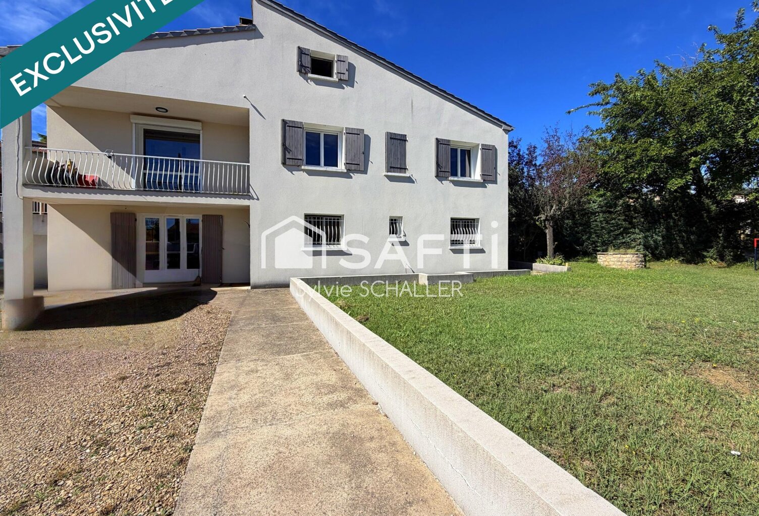 Villa familiale T7 rénovée sur un terrain clôturé avec piscine et garage — photo 1