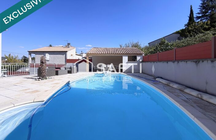 Villa familiale T7 rénovée sur un terrain clôturé avec piscine et garage — photo 3