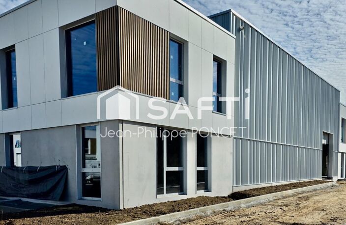 Bâtiment avec bureaux et entrepôt — photo 4