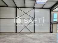 Location bâtiment avec bureaux et entrepôt — photo 2