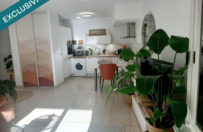 Bel appartement rénové avec de beaux matériaux vendu avec un garage fermé et un parking en sous-sol à 100 m du bord de mer — photo 3