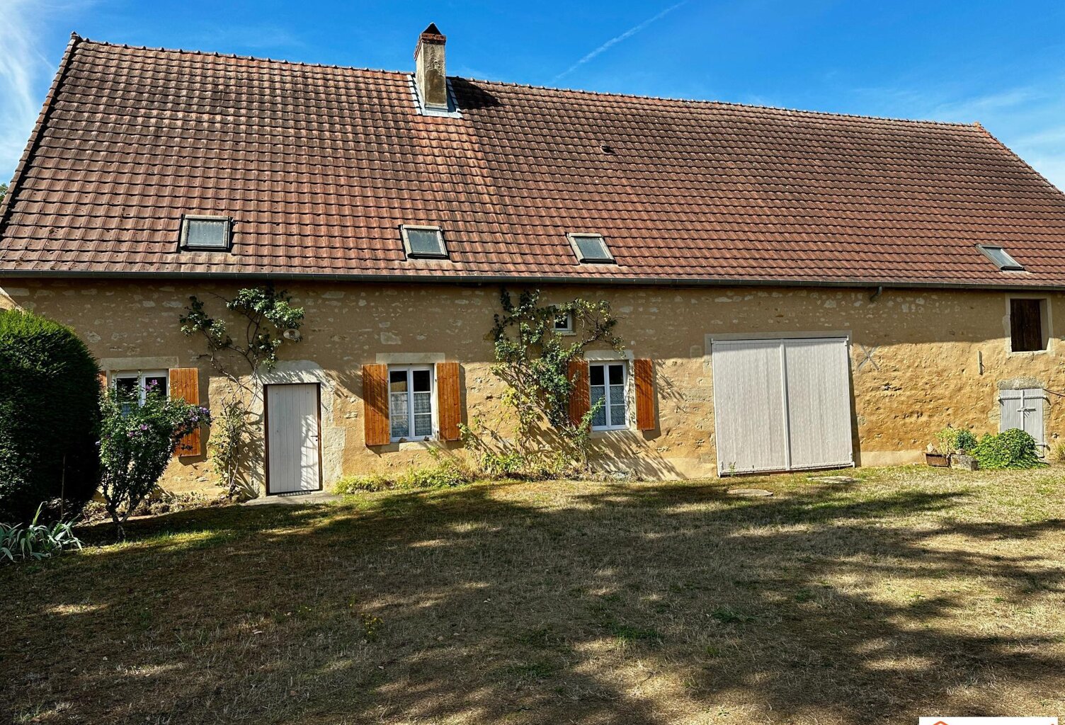 Longère en pleine campagne aux portes du Morvan — photo 1