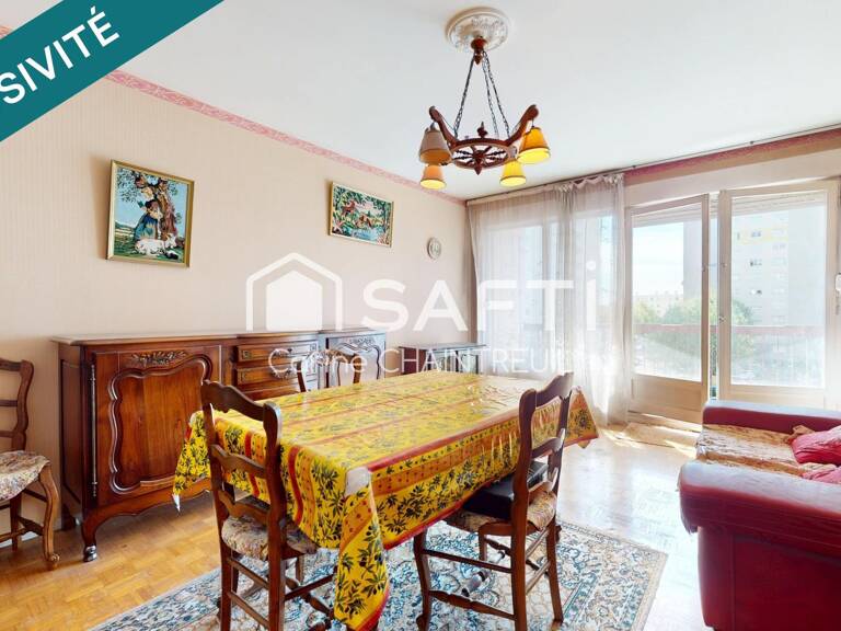 **T3 lumineux avec grand balcon au cœur du quartier Jean Moulin** — photo 1