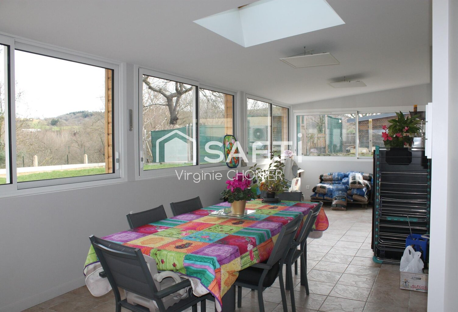 Maison entièrement rénovée de 153m2 avec garage double. — photo 1