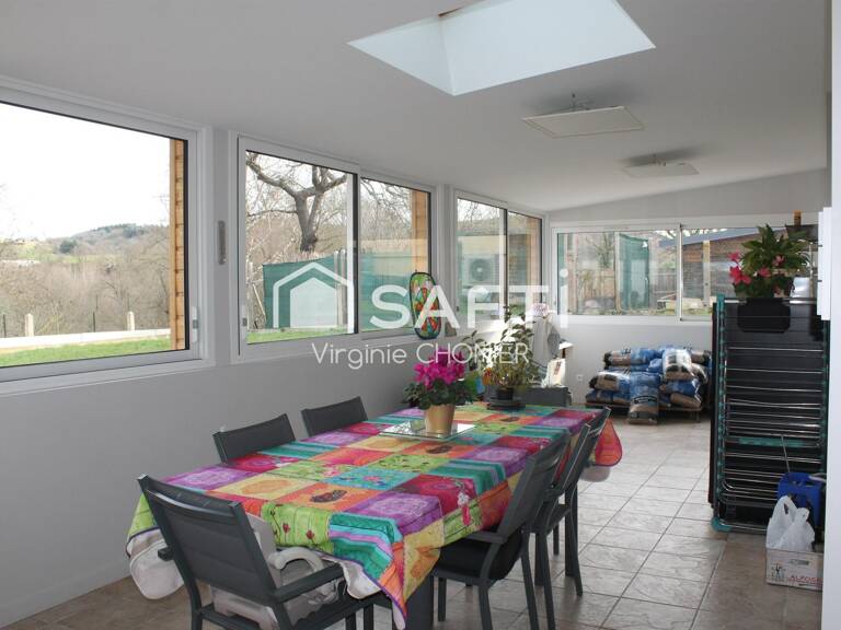Maison entièrement rénovée de 153m2 avec garage double. — photo 1