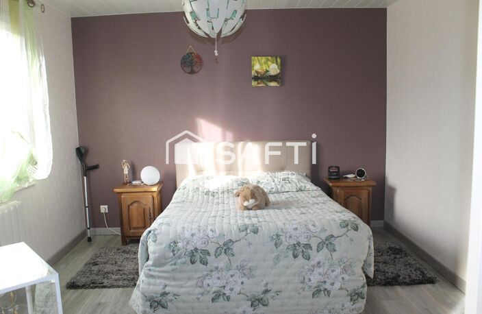 Maison entièrement rénovée de 153m2 avec garage double. — photo 3