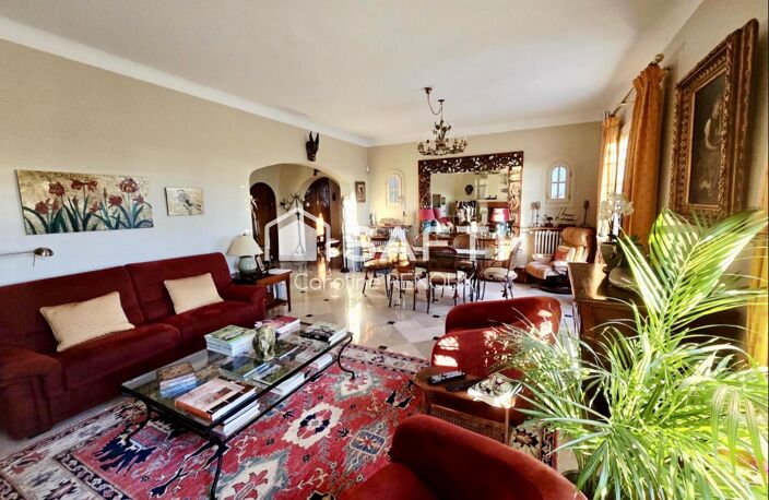 Mérindol  Maison provençale avec vue panoramique et piscine à débordement — photo 4