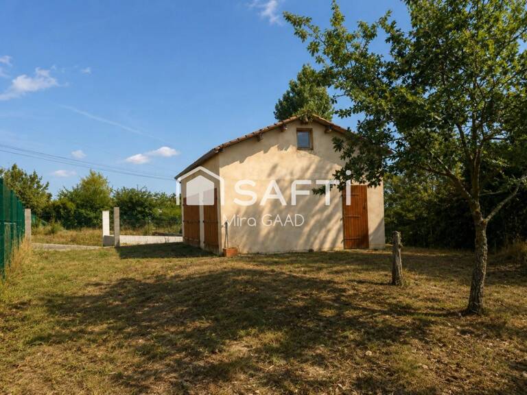 Dépendance avec 660 m2 de terrain au coeur du village NEGOCIABLE — photo 1