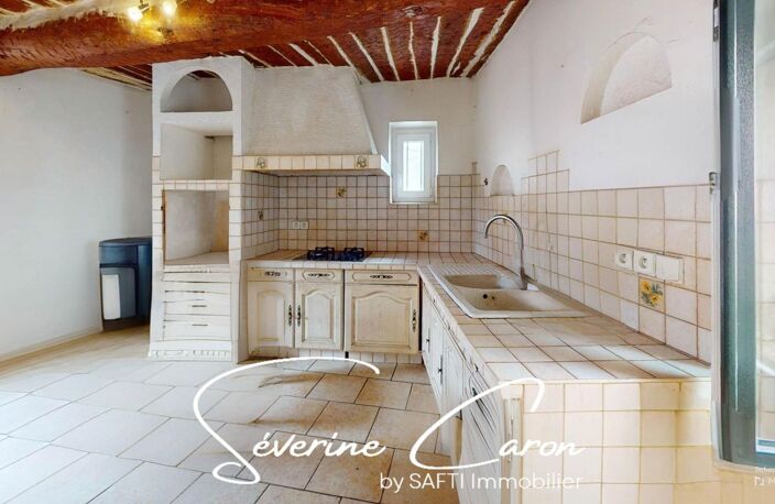 Maison de village à Carnoules  62 m² avec cave et potentiel !. — photo 2