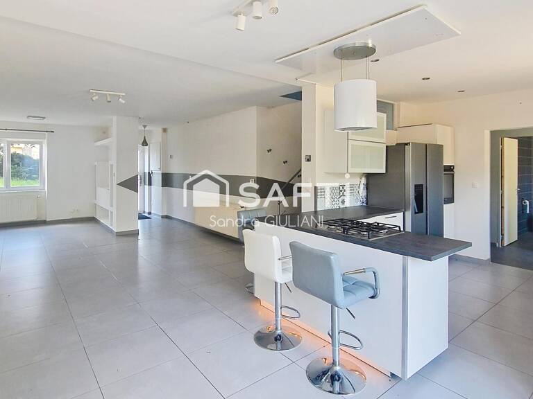 COUP DE CUR ! Maison rénovée de 156 m²  4 chambres  Jardin  Garage et terrasse ! — photo 1