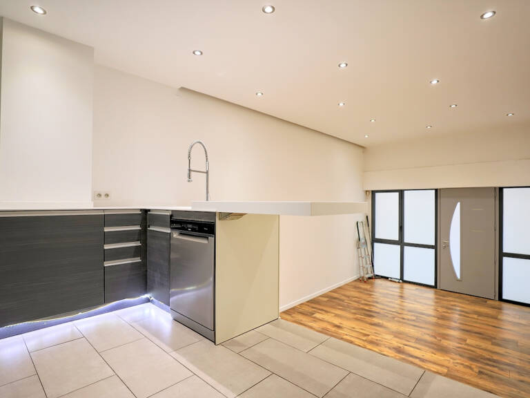 M2325 - TOULON - Le Mourillon - Appartement / Loft T5 — photo 1