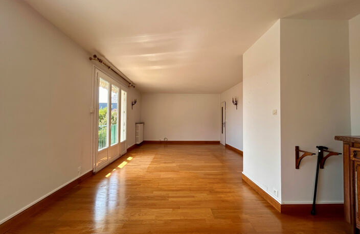 APPARTEMENT TYPE 4 - POITIERS CENTRE VILLE — photo 2
