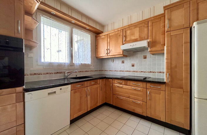 APPARTEMENT TYPE 4 - POITIERS CENTRE VILLE — photo 3