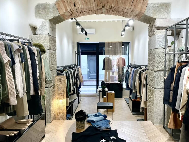 CARCASSONNE - Local commercial — photo 1