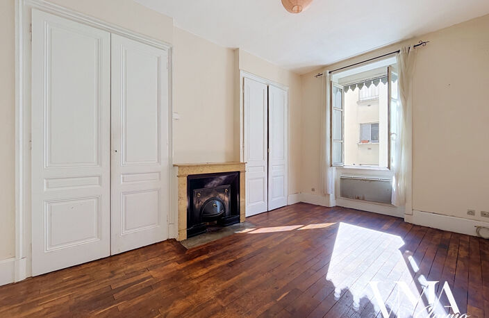APPARTEMENT T2 DE 42,60 m2 - RUE RAULIN — photo 4