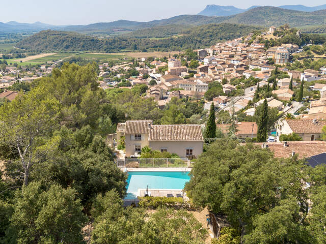 VILLA T5 221 m2 HAB  - PISCINE - 1658 m2 DE TERRAIN - UNE VUE A COUPER LE SOUFFLE — photo du bien