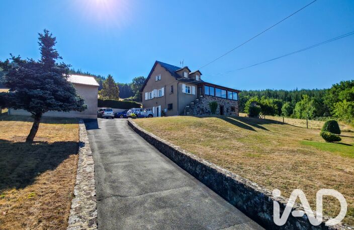 Vente Maison/villa 8 pièces — photo 2