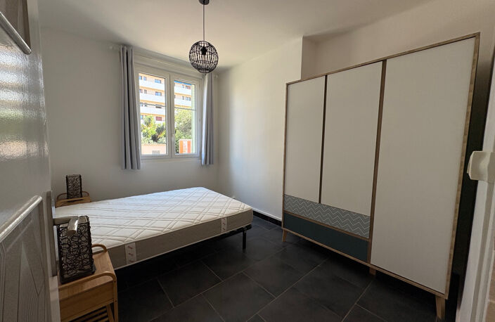 TOULON AGUILLON LOCATION T3 REFAIT A NEUF — photo 3