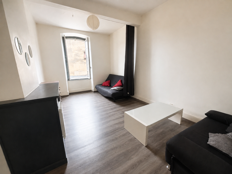 Deux pièces meublé - électricité et chauffage compris — photo 1