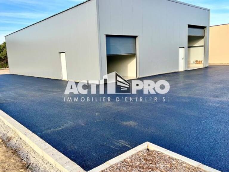 Entrepot à louer — photo 1